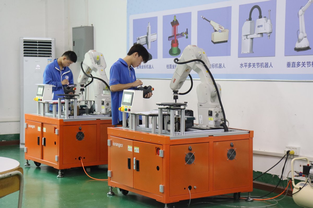 一技在手,一生無憂!珠海這所技工學(xué)校開啟職教周活動(dòng)